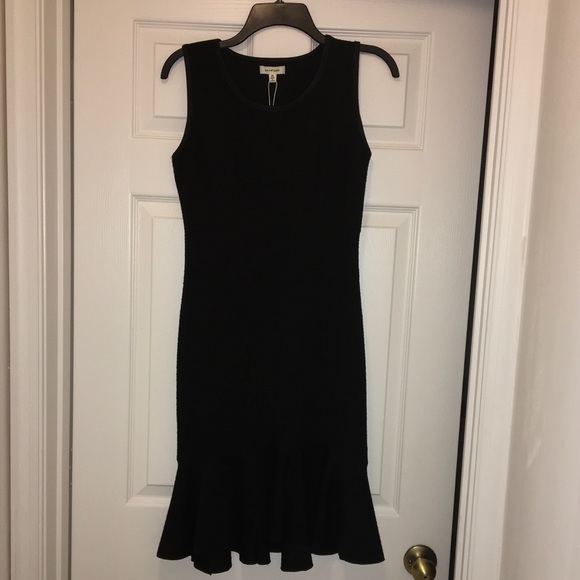 Max Studio Sleeeveless Ruffle Hem Dress - Picture 3 of 9